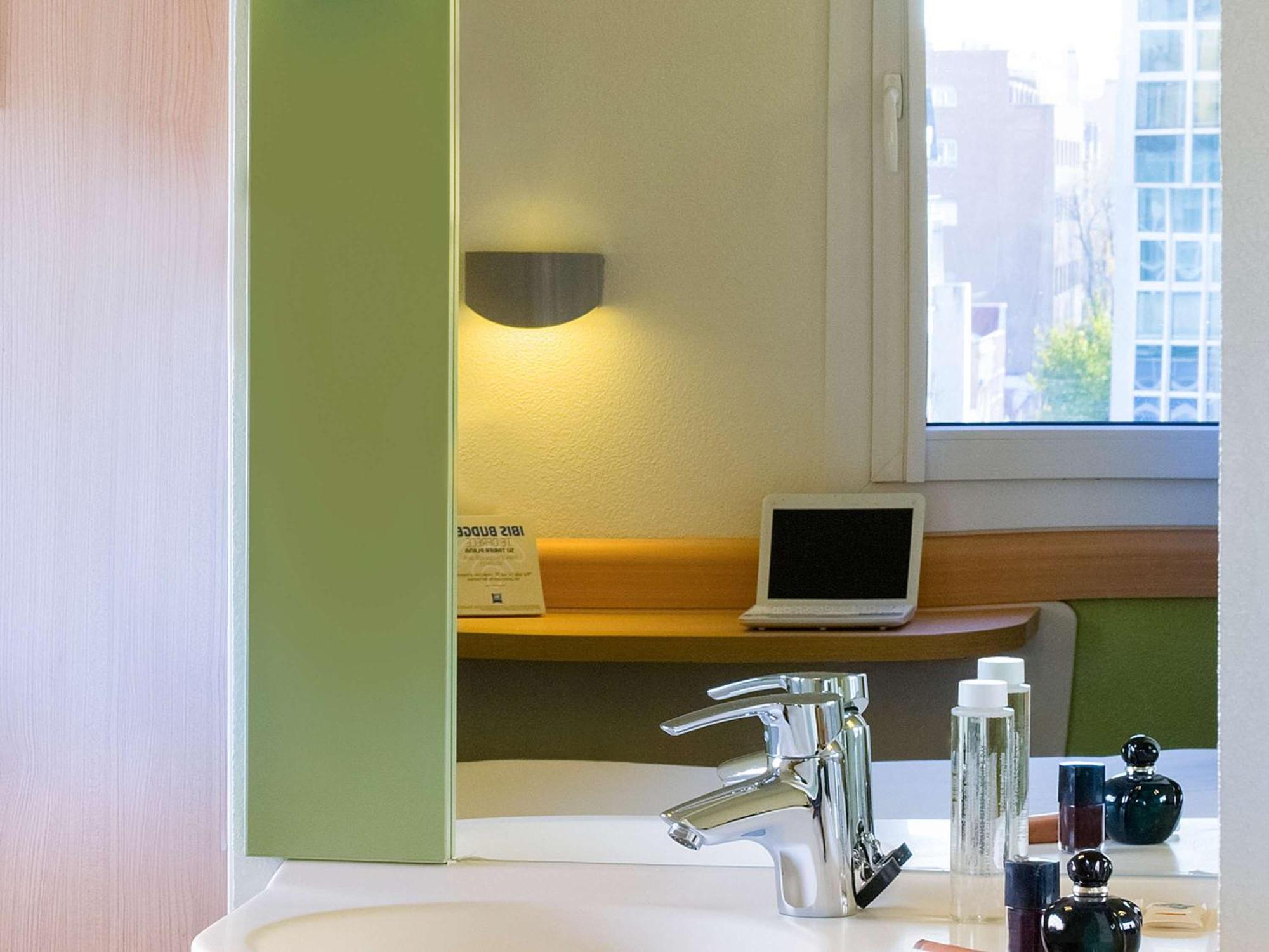 Ibis Budget Calle Alcala Guest house 2*